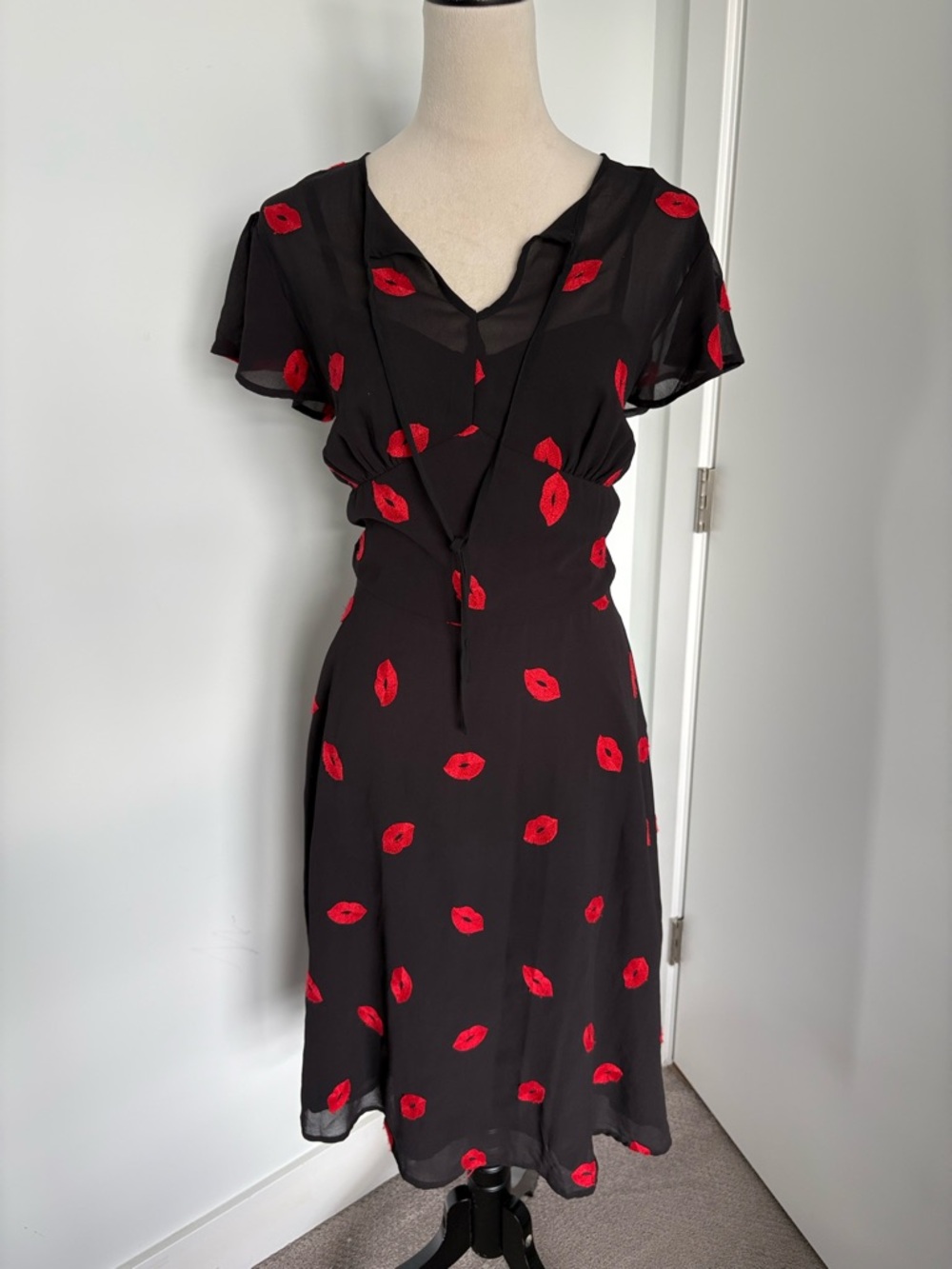 Voodoo Vixen Kiss dress - Picture 6 of 12